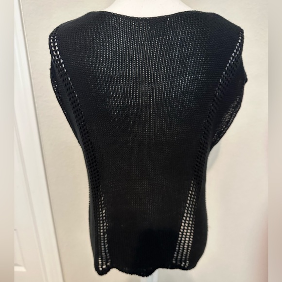 Bundle of 2 Guess Sweaters Size Small - Picture 12 of 15